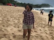 Berenang dan Menikmati Senja di Pantai Watu Kodok Gunung Kidul