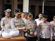 Akhiri Masa Jabatan, Kapolres Grobogan AKBP Dedy Anung Kurniawan Berikan Hadiah Umrah untuk 5 Anggota
