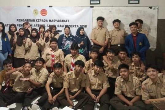 Tim PKM USM Beri Pelatihan Penulisan Artikel Ilmiah