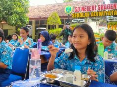 321 Siswa Nikmati Uji Coba Makan Bergizi Gratis di SDN 3 Sragen