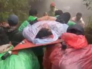 Mengisi Libur Panjang, Empat Pendaki Gunung Lawu Cedera Tim Relawan Cetho Lakukan Evakuasi