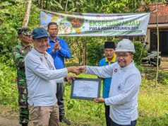 PWI dan PDAM Kebumen Tanam 100 Bibit Buah di Sikayu