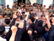 Tolak Efisiensi Anggaran, Aliansi Rakyat Tegal Gelar Unjuk Rasa