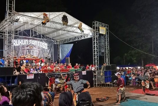 Sadranan Warga Grogol Salatiga dengan Gelarang Reog dan Kuda Lumping