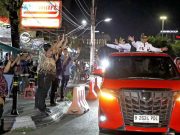 Agustin-Iswar Disambut Ribuan Warga di Sepanjang Jalan Sampai Balai Kota Semarang