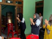 Tekan Angka Hipertensi, Mahasiswa KKN Undip Ajak Lansia Senam Antihipertensi