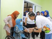 Peringati HGN 2025, RSUD Kudus Bagikan Snack Sehat Ke Pasien