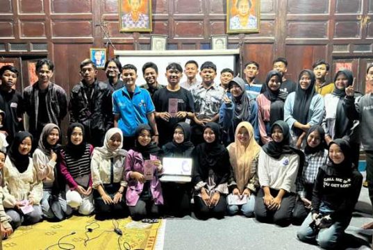 Cegah Stres pada Remaja, Mahasiswa KKN Undip Beri Edukasi Relaksasi dengan Lilin Aromaterapi