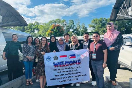 Mahasiswa Pendidikan Bahasa Inggris Unissula Mengajar di Filipina
