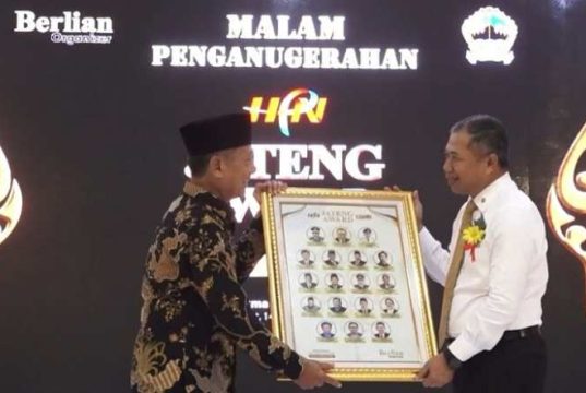 Rektor USM Dr Supari Raih Penghargaan sebagai Tokoh Inspiratif