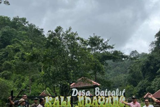 Eksotika Kali Ndayung Menarik Wisatawan, Camat Batealit Ingatkan saat Cuaca Ekstrem