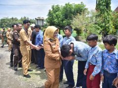 Tinjau SD Roboh, Bupati Kebumen Janji Segera Dibangun