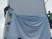 Satpol PP Kebumen Copot Dua Baliho Besar di Kawasan Alun-alun