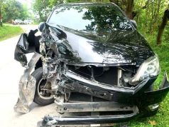 Tabrakan Dua Mobil, Tiga Orang Mengalami Luka Berat dan Ringan
