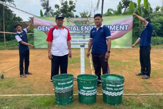 Kolaborasi dengan Pemerintah Desa, GenBI IAIN Kudus Lakukan Tanam 1000 Bibit Pohon di Desa Kedungsari Guna Tingkatkan Penghijauan