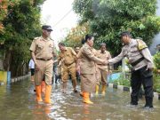 Tinjau Lokasi Banjir, Agustina-Iswar Prioritaskan Infrastruktur Penanganan Banjir
