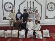 Ramadan, YBM PLN UP3 Surakarta Bagikan Santunan dan Paket Sembako untuk Anak Yatim dan Dhuafa