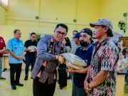Wali Kota Salurkan Bantuan Beras untuk Warga Jelang Lebaran