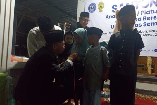 Rektor USM Santuni Anak-anak Yatim dan Dhuafa di Batur Agung Grobogan