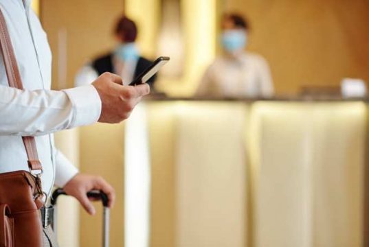 Melalui Aplikasi APOA, Pengelola Penginapan Wajib Laporkan Keberadaan Tamu Asing