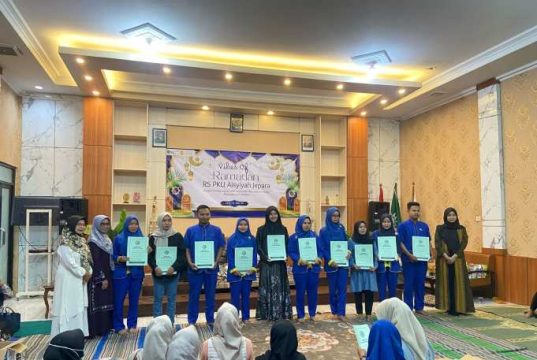 Buka Bersama di RS PKU Aisyiyah Jepara: Momen Kebersamaan dan Pemberian Penghargaan