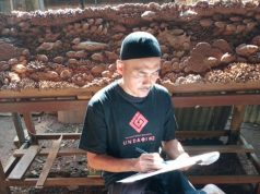 Karya ‘Perang Jawa’ Tembus di Harga 50 Juta, Ini Sosok Suhartono Maestro Ukir Jepara yang Sedang Mempersiapkan Relief Ratu Kalinyamat