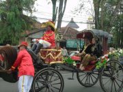 Boyong Grobog HUT Ke-299 Kabupaten Grobogan, Bupati Setyo Hadi Naik Kereta Kencana
