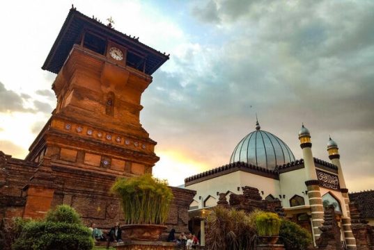 Hujan dan Petir Berpotensi Landa Kudus Hari Ini, Simak Daftar Wilayah Terdampak