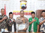 Lebaran Aman, Ansor Kebumen Beri Penghargaan ke Kapolres
