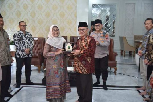 Mendikdasmen: Bupati Bisa Tempatkan Guru ASN ke Sekolah Swasta