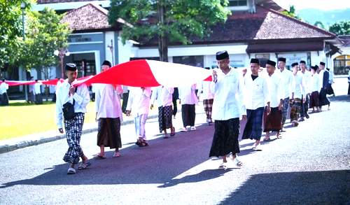 Kirab Haul KH Abdul Manan Dipomenggolo, Menyertakan Merah Putih Sepanjang 168 Meter
