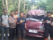 Polres dan Komunitas Track and Jack Evakuasi Mobil Terperosok Jurang