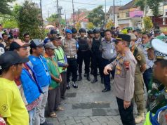 Petugas Gabungan Tindak Tegas Parkir Liar Kawasan Menara Kudus, Empat Kendaraan Terjaring