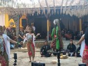 Seni Cowong Bolosewu Kebumen Meriahkan Ruwat Bumi di Bandung