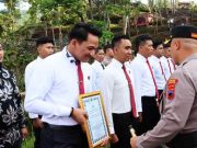 Menerima Penghargaan, Berprestasi Mengungkap Kasus