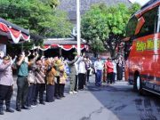 Sebanyak 275 Jemaah Calhaj Diberangkatkan dengan Kibasan Bendera Start