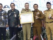 Menerima Penghargaan dari Kementrian PAN-RB