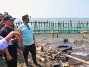 Luthfi Kunjungi Pantai Kramatsari yang Tergerus Abrasi: Jangan Sampai Warga Merasa Tak Diponeni