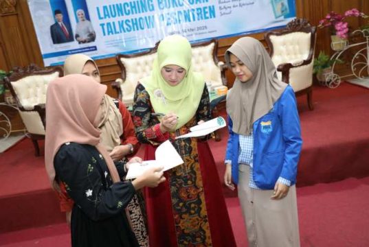 Unisnu Apresiasi Buku Ning Nawal ‘Pesantren Anti-Bullying dan Kekerasan Seksual’