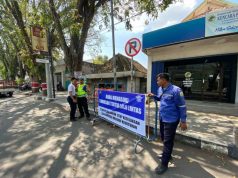 Satlantas Polres Grobogan Pasang Spanduk Imbauan Tertib Lalu Lintas