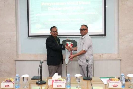 Rektor Unissula Terima Mobil Dinas Baru dari YBWSA
