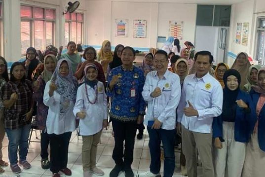 Tim PKM USM Beri Pelatihan Pemanfaatan Media Sosial untuk Tingkatkan Penjualan