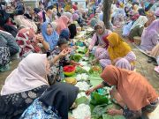 Panen Raya Melimpah, Warga Desa Kawak Gelar Tradisi ‘Manganan’ di Makam Mbah Wali