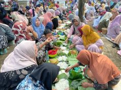Panen Raya Melimpah, Warga Desa Kawak Gelar Tradisi ‘Manganan’ di Makam Mbah Wali