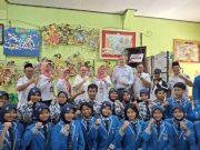 Dua Guru dari Australia Belajar Daur Ulang Sampah di SMPN 5 Jepara