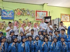 Dua Guru dari Australia Belajar Daur Ulang Sampah di SMPN 5 Jepara