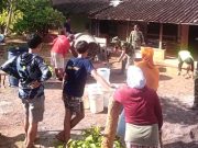 Bersama TNI Gotong Royong Membangun Jalan Desa
