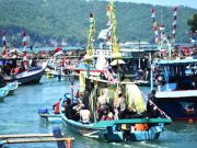 Menggelar Sedekah Laut, Menjaga Tradisi Insan Bahari