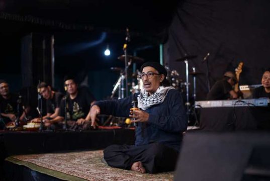 Suluk Maleman Edisi 162: Bahagia di Tengah Kemiskinan, Kenapa Bisa?