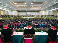 Buya Yahya Sampaikan Kunci Sukses Dihadapan 1253 Wisudawan Unissula